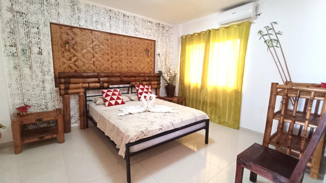 Verano Guesthouse タグビララン エクステリア 写真