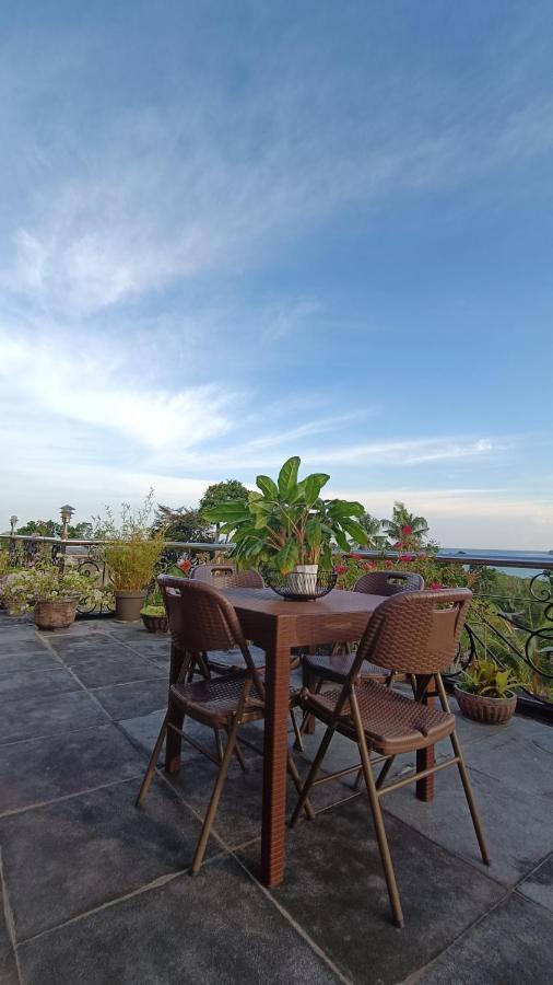 Verano Guesthouse タグビララン エクステリア 写真