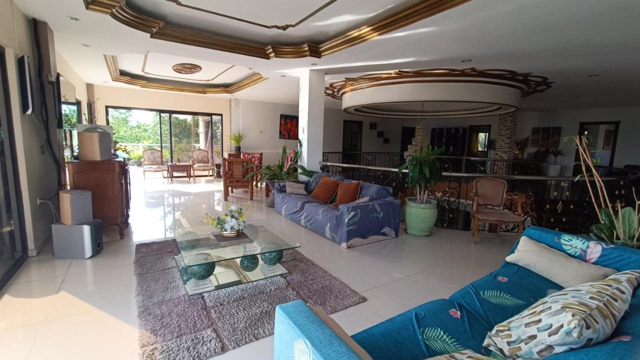 Verano Guesthouse タグビララン エクステリア 写真